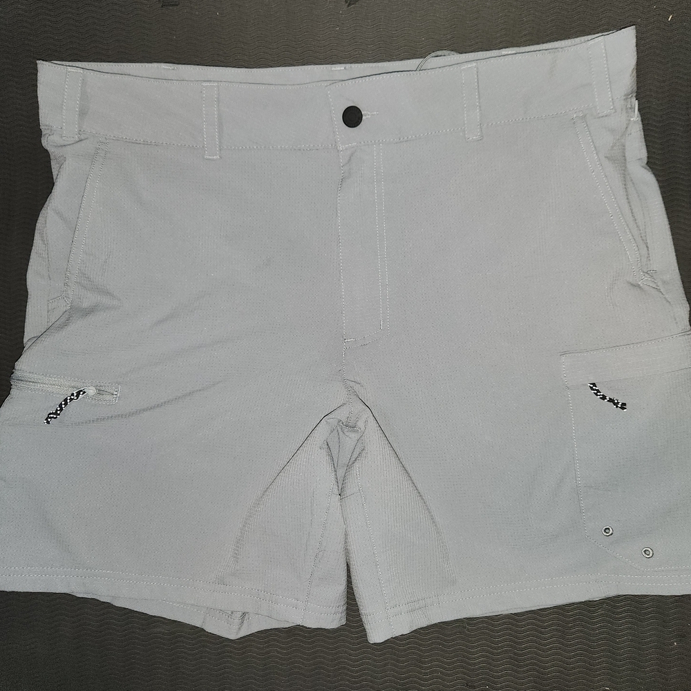 Magellan Outdoors Light Gray Cargo Shorts